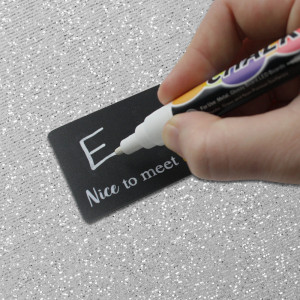 Badge Chalkboard po kojemu možete pisati i brisati